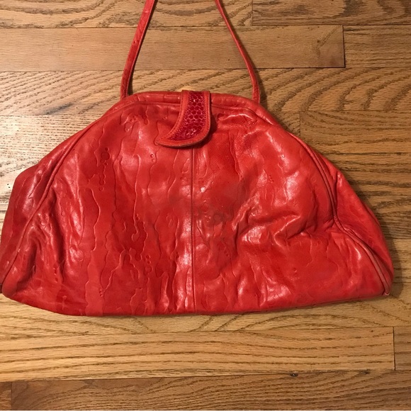 Vintage Red Leather purse - Picture 3 of 13